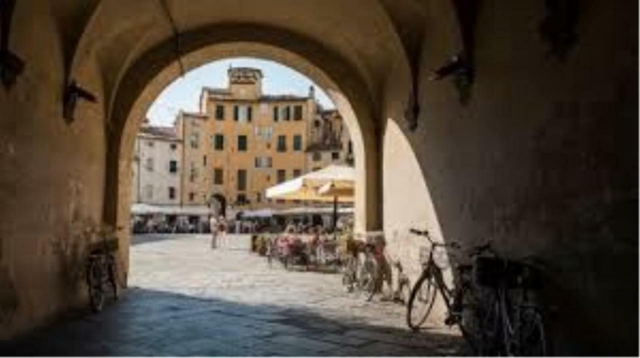 Apartamento Il Glicine Di Lucca Exterior foto